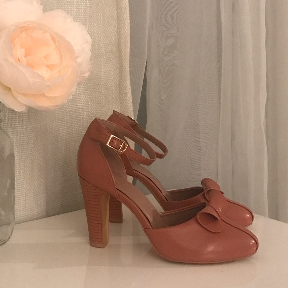 Rose pink heels pumps with bow detail